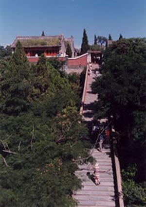 长城筑怨贞女祠