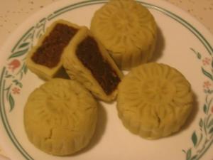 抹茶莲蓉冰皮月饼