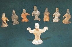 北魏时期的舞人俑（内蒙古出土）