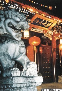 北京大学西门