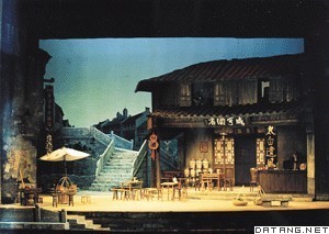 话剧《咸亨酒店》的舞台布景