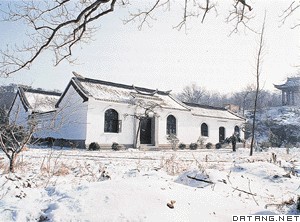 王安石变法失败后，退居于南京半山园