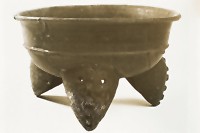 黑陶鼎（山东日照两城镇出土）